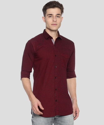 CAMPUS SUTRA Men Solid Casual Maroon Shirt