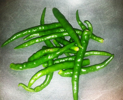 sporos GREEN CHILLI Seed(15 per packet)