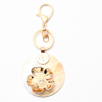 

Lotus E GOLDEN HANGING SHELL WITH GOLDEN FLOWER Key Chain