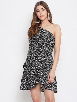 Berrylush Women Fit and Flare Black Mini/Short Dress