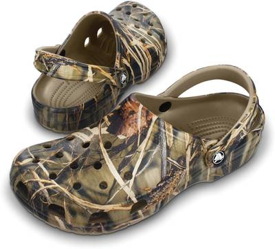 Mens camo cheap crocs on sale