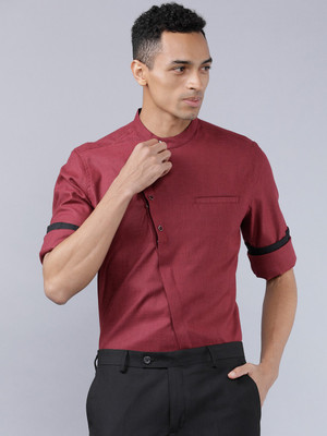 HIGHLANDER Men Solid Casual Maroon Shirt