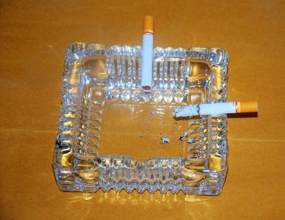 Swikaar Clear Glass Ashtray(Pack of 1)