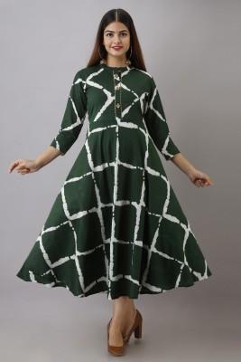 GLAM ROOTS Women Printed Flared Kurta(Green)