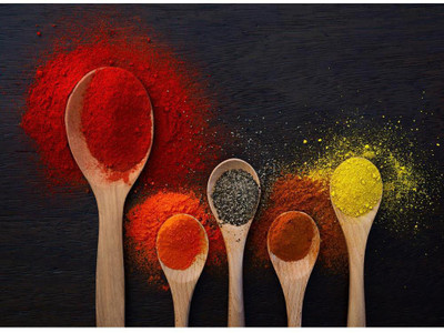 Artzfolio ArtzFolio Image of Spoon Filled With Spices D2 Unframed Premium Canvas Painting 32.9inch x 24inch (83.6cms x 61cms) Digital Reprint 24.5 inch x 33.4 inch Painting(Without Frame)