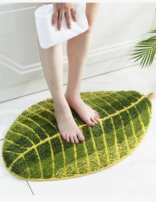TIB Green Polyester Runner(2 ft,  X 4 ft, Abstract)