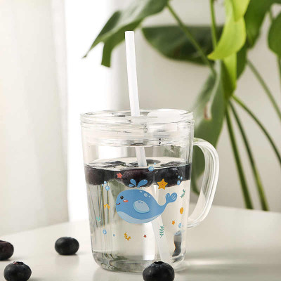 Dwellific Glass Tumbler with Handle and Clear Lid of Scale and Straw Design Glass Tumbler(400 ml)
