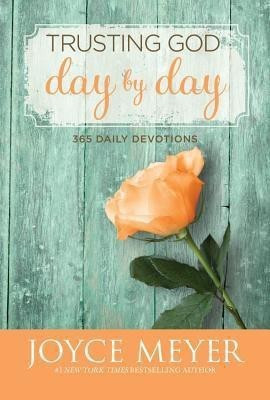 Trusting God Day by Day(English, Hardcover, Meyer Joyce)