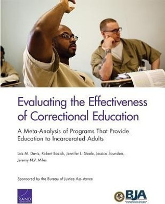 Evaluating the Effectiveness of Correctional Education(English, Paperback, Davis Lois M.)