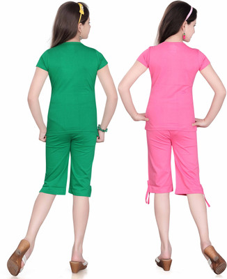

Sini Mini Kids Nightwear Girls Solid, Printed Cotton(Multicolor Pack of 2