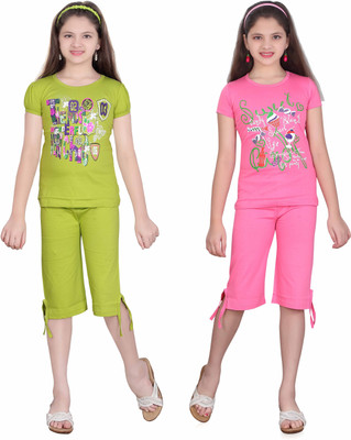 

Sini Mini Kids Nightwear Girls Solid, Printed Cotton(Multicolor Pack of 2