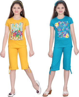 

Sini Mini Kids Nightwear Girls Solid, Printed Cotton(Multicolor Pack of 2