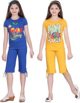 

Sini Mini Kids Nightwear Girls Solid, Printed Cotton(Multicolor Pack of 2