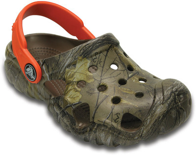 

Crocs Boys Slip-on Clogs(Brown, Walnut/tangerine