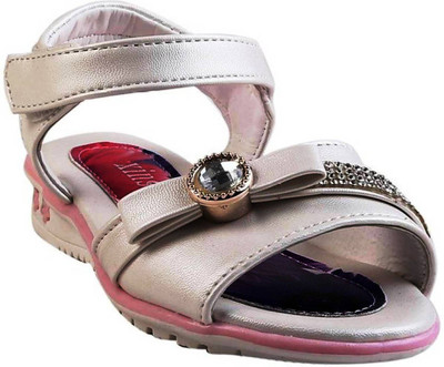 

Small Toes Girls Buckle Flats(White