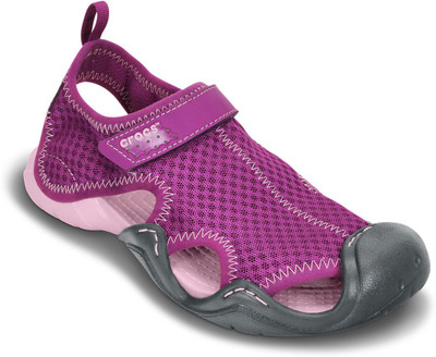 

Crocs Girls Slip-on Sports Sandals(Purple, Black