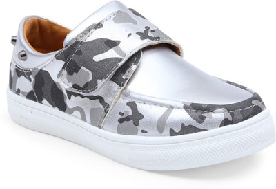 

Lilliput Boys & Girls Velcro Sneakers(Silver