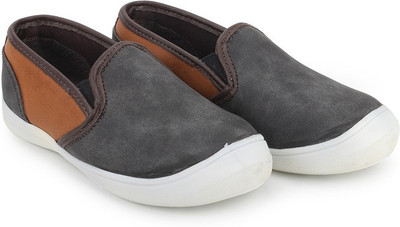 

Knotty Derby Boys & Girls Slip on Loafers(Black, Black+khaki