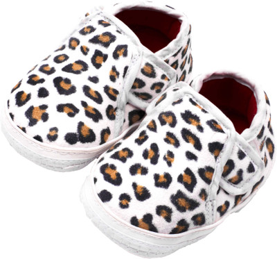 

Infano Boys & Girls Slip on Sneakers(Multicolor, White