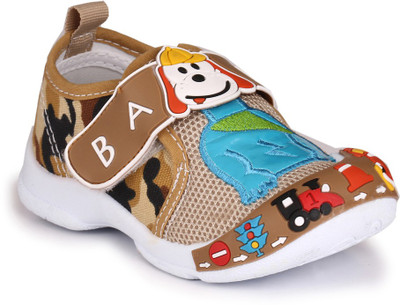 

Trilokani Boys Slip on Sneakers(Multicolor, Cream