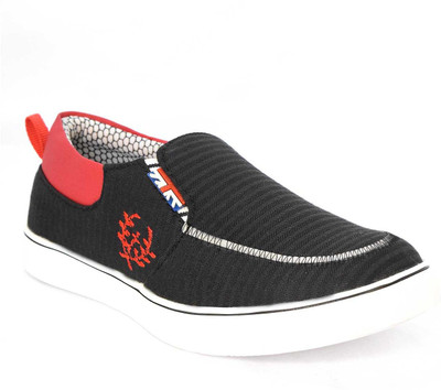 

D'zigners Boys Slip on Sneakers(Black
