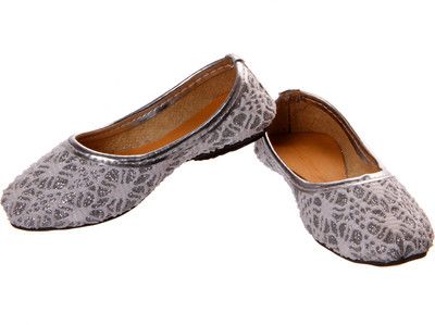 

Khussa Girls Slip on Mojaris(Silver