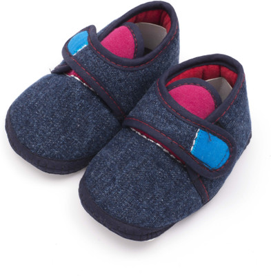 

Infano Boys & Girls Velcro Sneakers(Blue