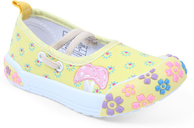 

Lilliput Girls Velcro Sneakers(Yellow