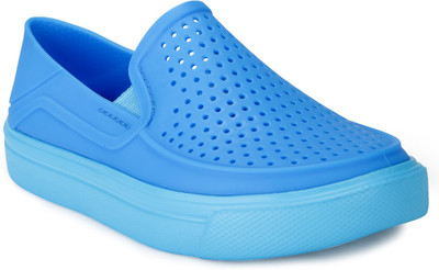

Crocs Boys Slip on Sneakers(Blue