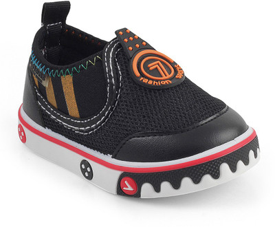 

KITTENS Boys Slip on Clogs(Black