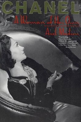 Chanel(English, Paperback, Madsen Axel)