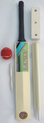 

Jayam SUPER FIRE WING Sz.4 (Size.4 Bat, 3-Stumps, Stand, Bails, Ball With Cover) Cricket Kit