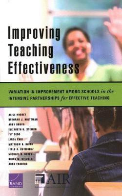 Improving Teaching Effectiveness(English, Paperback, Huguet Alice)