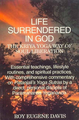 Life Surrendered in God(English, Paperback, Davis Roy Eugene)