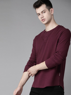 Roadster Solid Men Henley Neck Maroon T-Shirt
