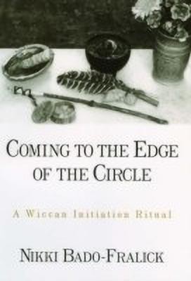 Coming to the Edge of the Circle(English, Hardcover, Bado-Fralick Nikki)