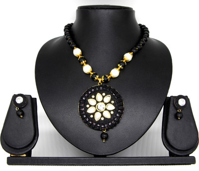 VIVA VIRAL Alloy Gold-plated White, Silver, Black Jewellery Set(Pack of 1)