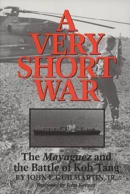 A Very Short War(English, Hardcover, Guilmartin John Francis)