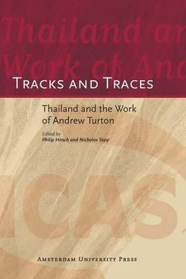 Tracks and Traces(English, Paperback, Tapp Nicholas)