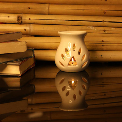 Bright Shop Strawberry Aroma Oil, Diffuser, Diffuser Set Ceramic Non-Electric Scented Incense Aroma Oil Diffuser Round Shape Aromatherapy Oil Burner for Home and Office with 2 Tlight Candles and 1 Aroma Oil(4 x 2.5 ml) Bright Shop Strawberry Aroma Oil, Diffuser, Diffuser Set Ceramic Non-Electric Scented Incense Aroma Oil Diffuser Round Shape Aromatherapy Oil Burner for Home and Office with 2 Tlight Candles and 1 Aroma Oil(4 x 2.5 ml)