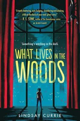 What Lives in the Woods(English, Paperback, Currie Lindsay)
