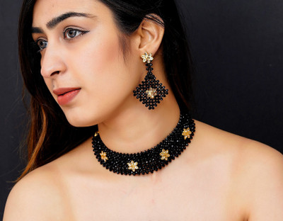 SHUBHAM JEWELLERS Alloy Gold-plated Black Jewellery Set(Pack of 1)