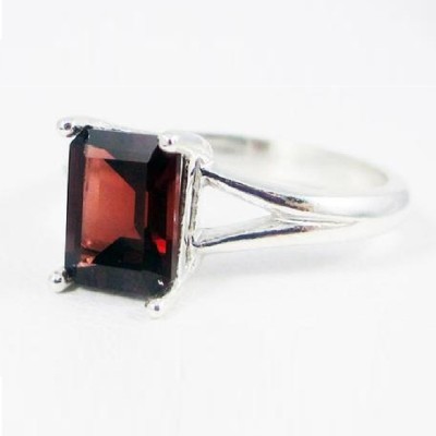 KUNDLI GEMS Gomed Ring Natural Precious Stone Garnet Certified and Astrological Purpose for unisex Stone Garnet Silver Plated Ring