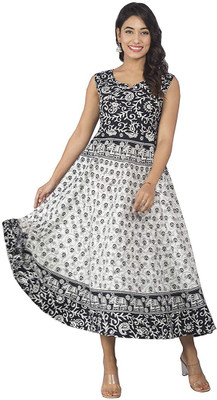 Kuberdisha Flared/A-line Gown(Black)