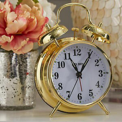 play run Analog Gold Clock