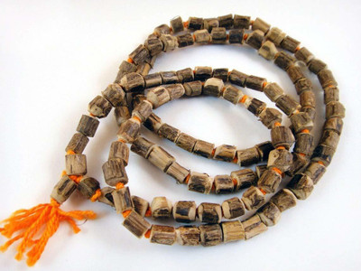 RDK Natural Original Tulsi Japa Mala Necklace with Tassel Natural Rosary Jaapmala for Meditation Mantra Chanting & Pooja Astrology Organic Jewellery for Men & Women - Pack of 1 with Jaap Bag Beads Wood Chain RDK Natural Original Tulsi Japa Mala Necklace with Tassel Natural Rosary Jaapmala for Meditation Mantra Chanting & Pooja Astrology Organic Jewellery for Men & Women - Pack of 1 with Jaap Bag Beads Wood Chain