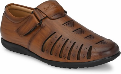 SAN FRISSCO Men Sandals(Tan , 8)