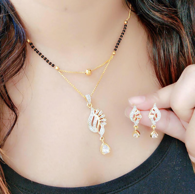 Pihoo Enterprise Alloy Gold-plated Gold Jewellery Set(Pack of 1)
