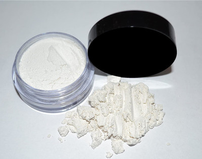 MYEONG WHITE 3D FACE & BODY SHIMMER LOOSE HIGHLIGHTER POWDER(white)