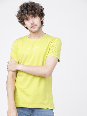 HIGHLANDER Solid Men Round Neck Yellow T-Shirt